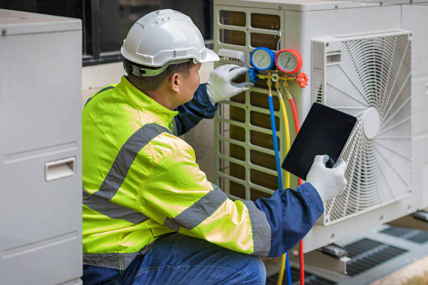 Professional Hvac technician working in Greeley, CO